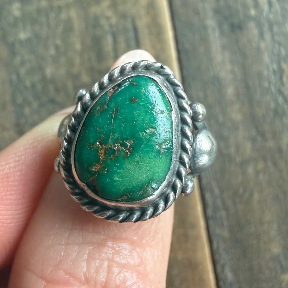 Vintage Native Navajo Greasy Green Turquoise Sterling Silver Ring Size 5-5.25